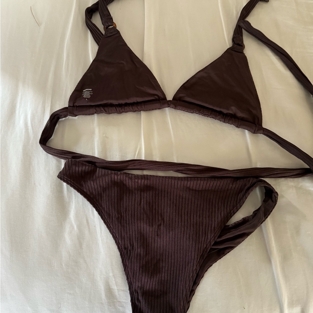 Monday Swimwear - Picture 6 of 9